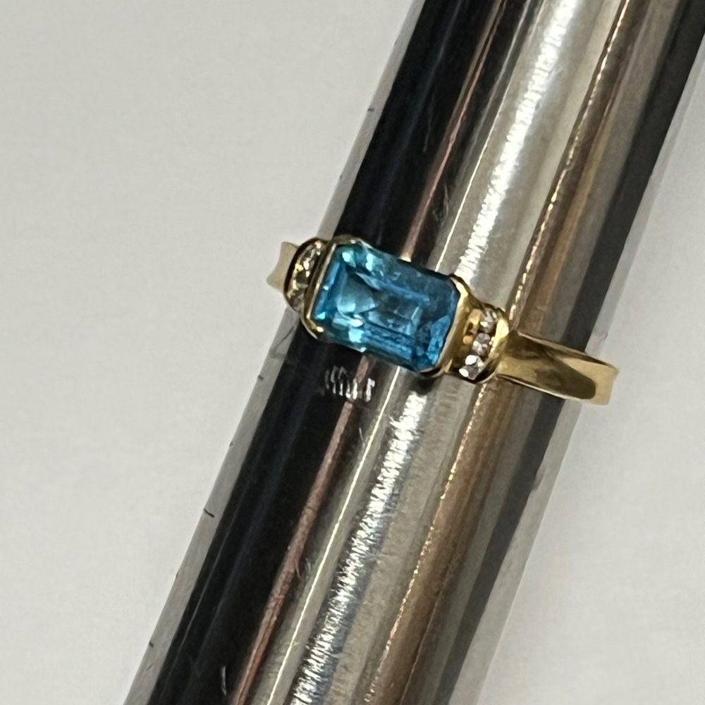 14K Gold Blue Topaz ring, size 6 - Picture 11 of 15